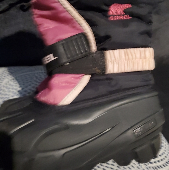 *SOLD*Sorel pink snow boots size 11 - Picture 5 of 6